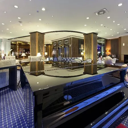 Center Hotell 4*