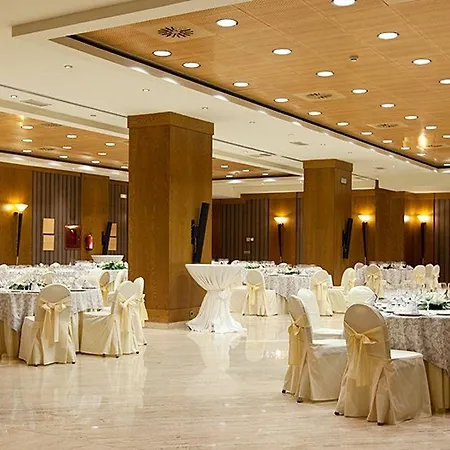 Hotell Center 4*